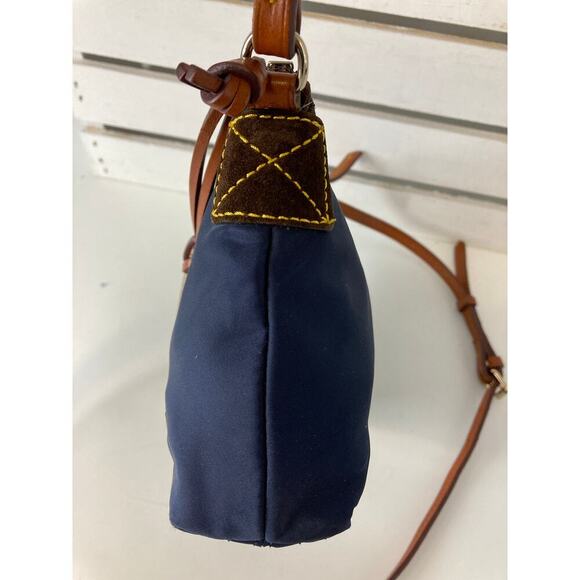 DOONEY & BOURKE SMAL NAVY NYLON BROWN LEATHER CROSSBODY BAG - Picture 4 of 13